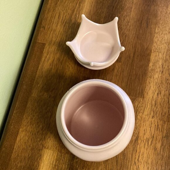 NEW! Rae Dunn QUEEN'S KITCHEN Pink Canister w/Crown TOPPER - Picture 4 of 4